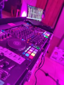 DJ Tisch